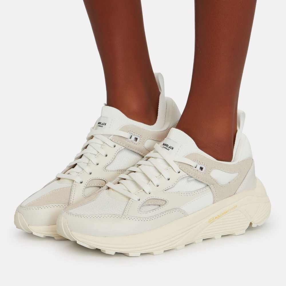 NWT  BRANDBLACK womens Aura 130 sneakers in white